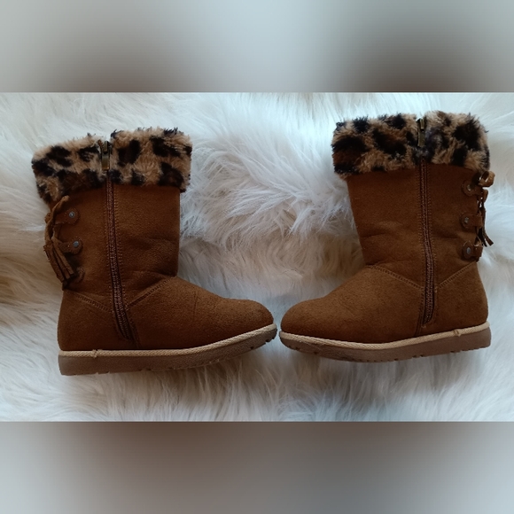 Faux Fur Girl's Boot, Size 12M Adorbs - Picture 8 of 8